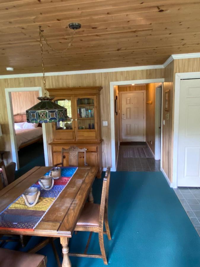 Cozy 2 Bedroom Cabin Next To Trails And Beaches. Hope Bay Exterior photo