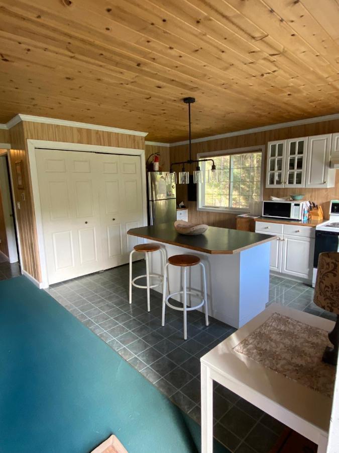 Cozy 2 Bedroom Cabin Next To Trails And Beaches. Hope Bay Exterior photo